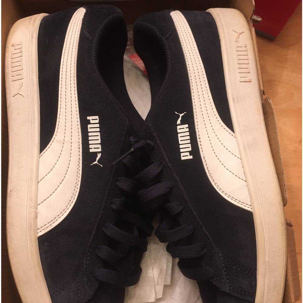 Puma smash V2 mens suede casual shoe sz 11 Peacoat  / white  Preowned good